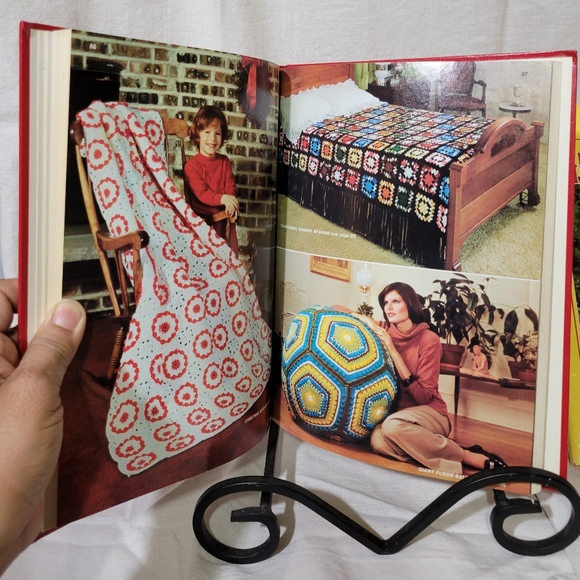 Vintage "The Great Granny Crochet" instructional Hardcover Book - Picture 12 of 14